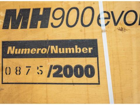 Ducati on numero 1204 kaikkiaan 2000:sta valmistetusta MH900-mallista.
