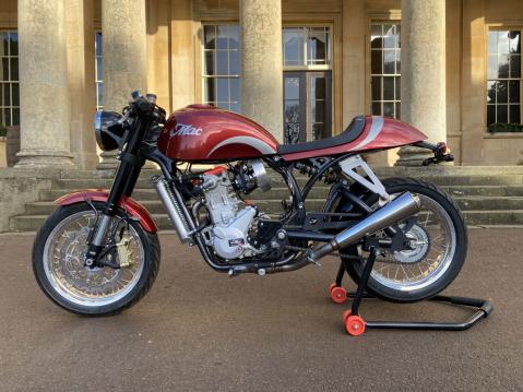 Mac Motorcycles'in uusretro cafe racer Ruby.