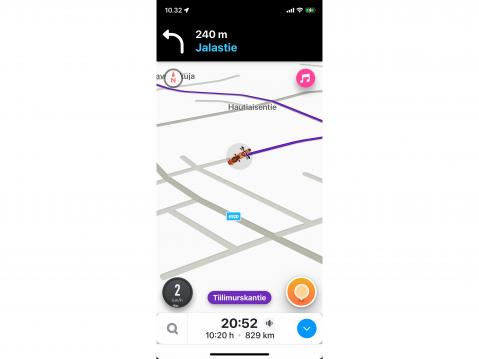 Wazen ajo-opastusnäkymä matkapuhelimessa. iOS-versio.