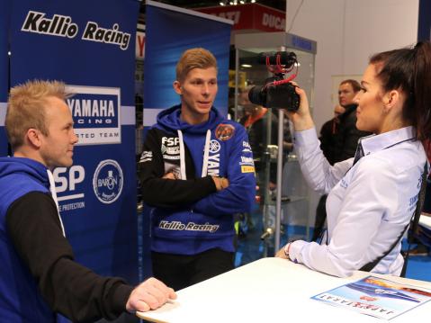 Vesa Kallio ja Niki Tuuli Nita Korhosen haastattelussa MP17-messuilla.