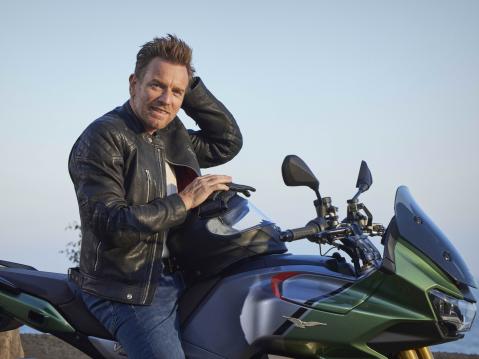 Ewan McGregor ja uusi Moto Guzzi V100 Mandello.