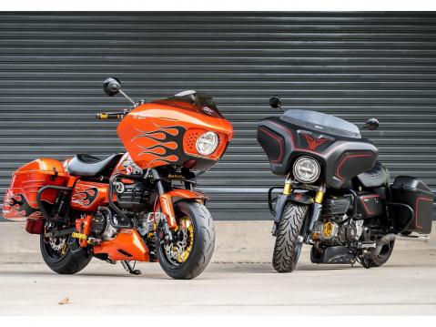 Harley-Davidson Low Rider ST ja Street Glide? Ei vaan pari satapiikki Honda Monkeyta.
