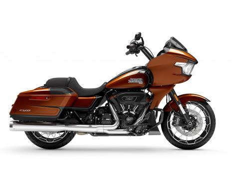 Harley-Davidson Road Glide CVO 2023.