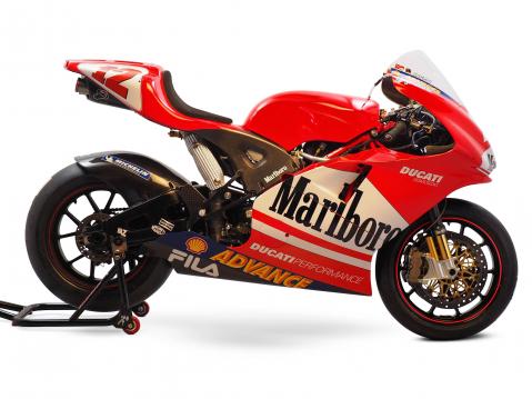 Troy Baylissin 2003 Ducati 990cc GP3 Grand Prix on huutokaupan todellinen stara.