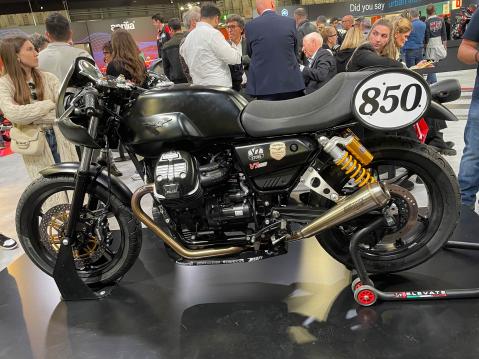 Moto Guzzi Trofeo V7 Stone 850.