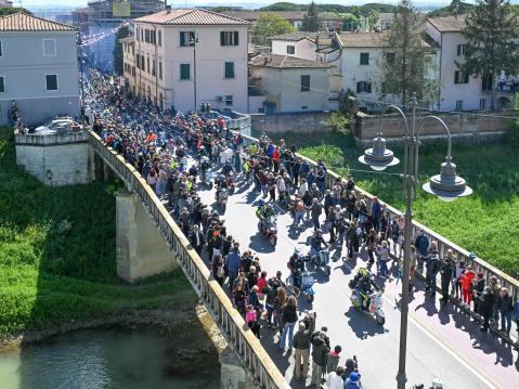 Vespa World Days -paraati Pontederassa, Italiassa 2024.