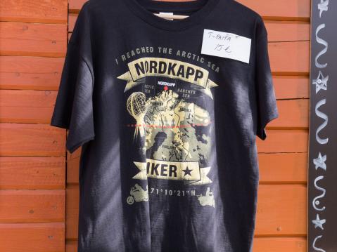 Kes&auml;n 2015 myyntimenestys: Nordkapp-T-paita.