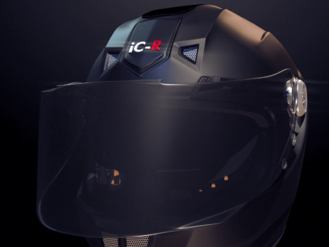 iC-R, Intelligent Cranium -kypärä ja napinpainalluksesta tummuva visiiri.